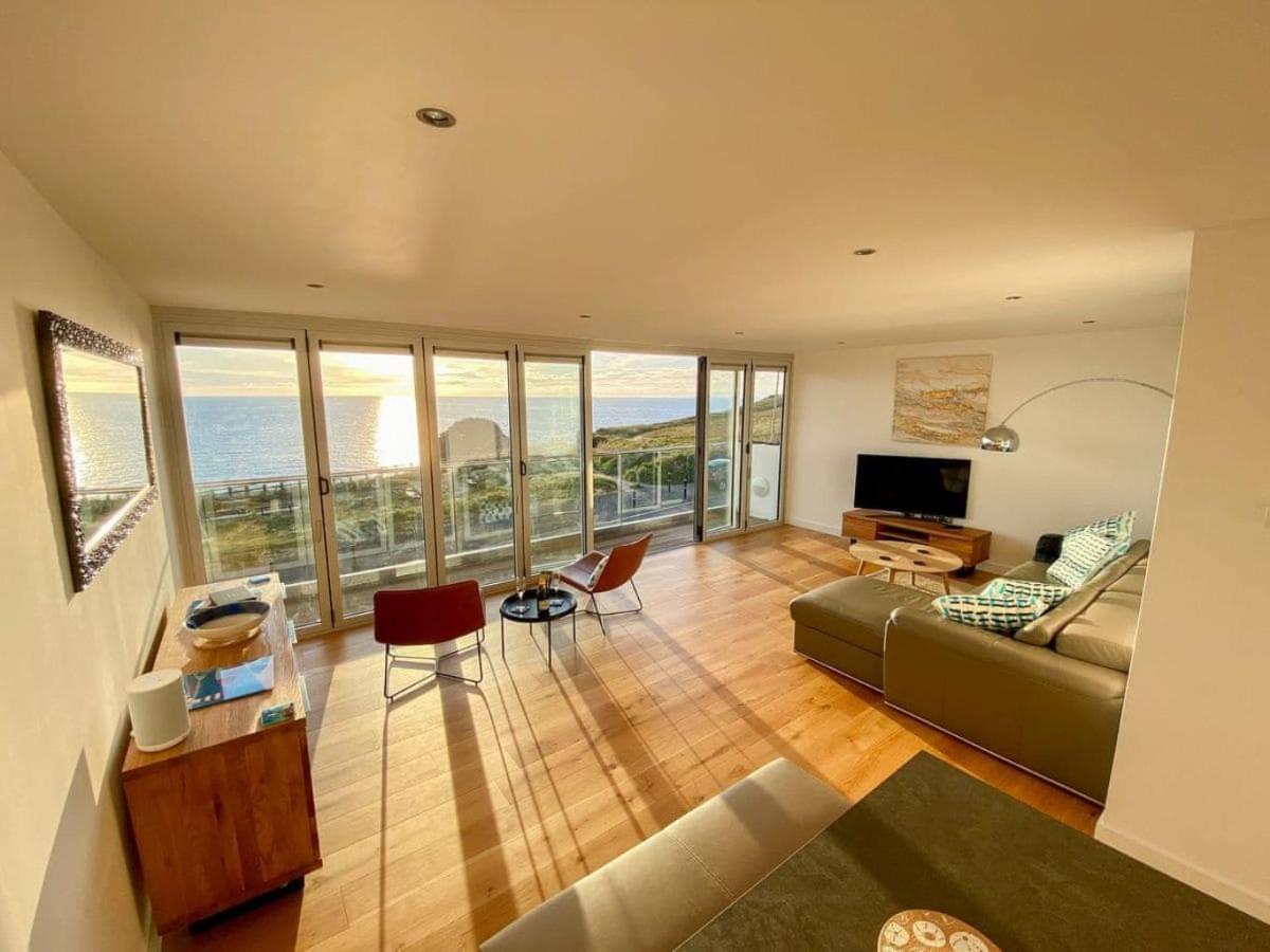 Sunset Waves Sea View Apartment Featuring Panoramic Views & Parking New Quay Εξωτερικό φωτογραφία