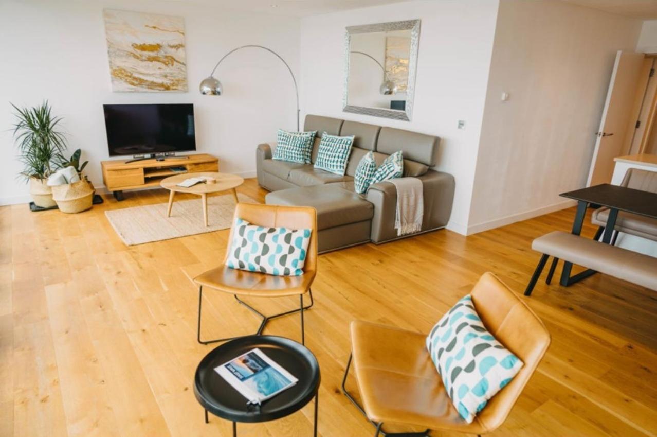 Sunset Waves Sea View Apartment Featuring Panoramic Views & Parking New Quay Εξωτερικό φωτογραφία